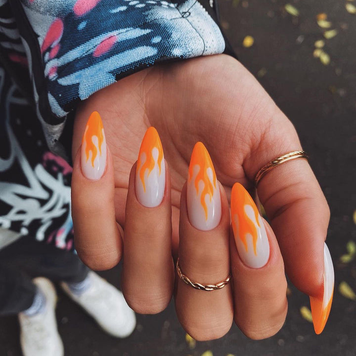 Artful nail extensions with an elegant leaf pattern Kalsten