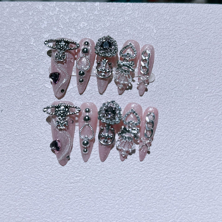 Glamorous Nail Art Extensions