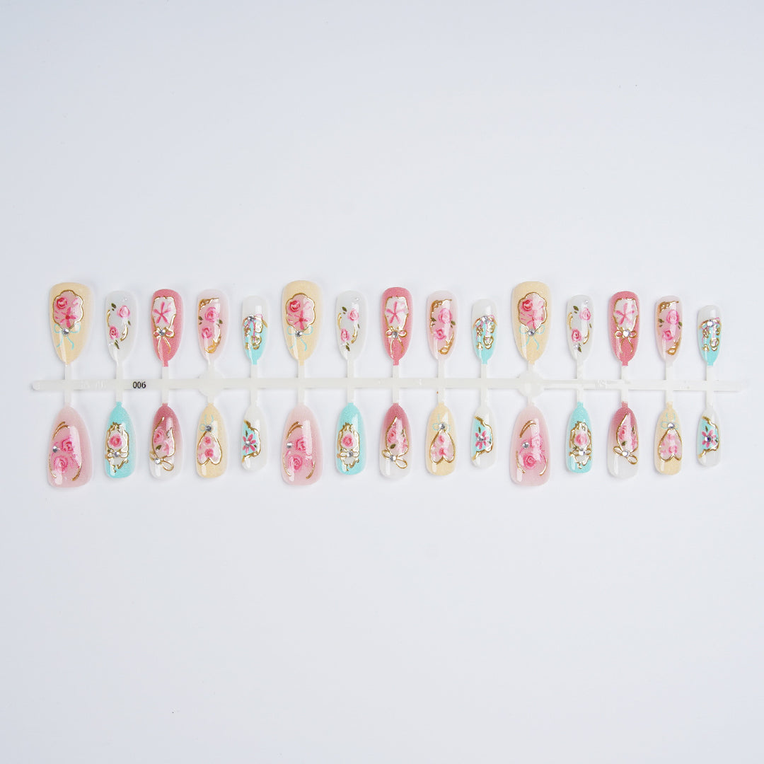 Artfully Decorated Fingernails Kalsten