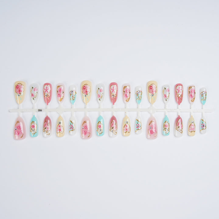Artfully Decorated Fingernails Kalsten