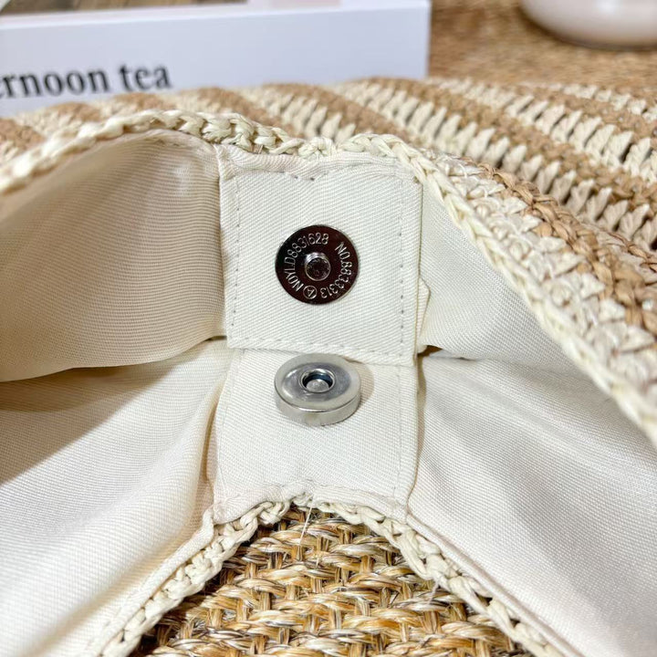 Casual straw bag with wavy pattern Kalsten