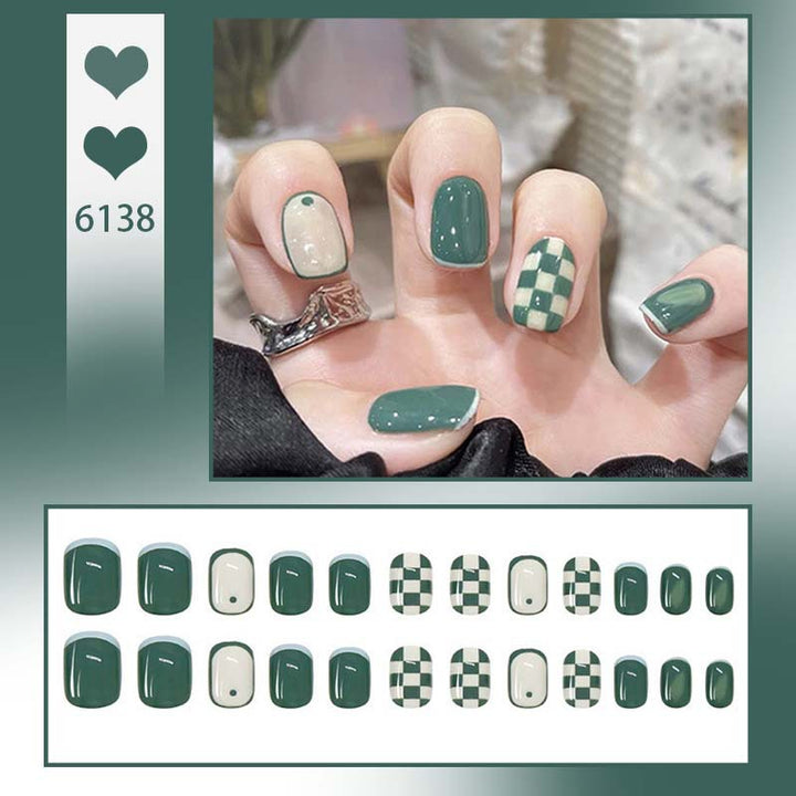 Minimalist Press-On Nail Art