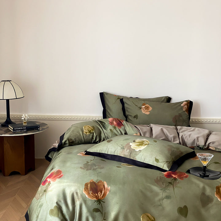 Satin bed linen set with large area watercolor flower print and fine edge piping