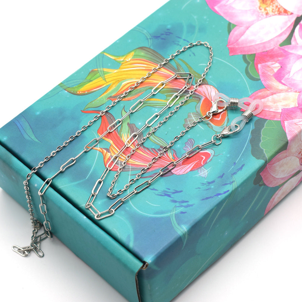 Fashion-Forward Metal Eyewear Chain Kalsten