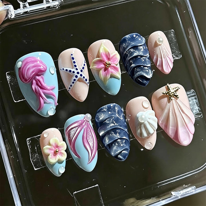 Artistic Nail Tips in Maritime Style Kalsten