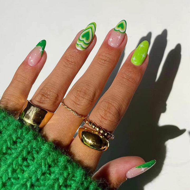 Trendy Nail Art in Modern Unicorn Design Kalsten
