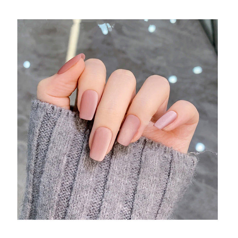 Elegant and stylish nail extensions Kalsten