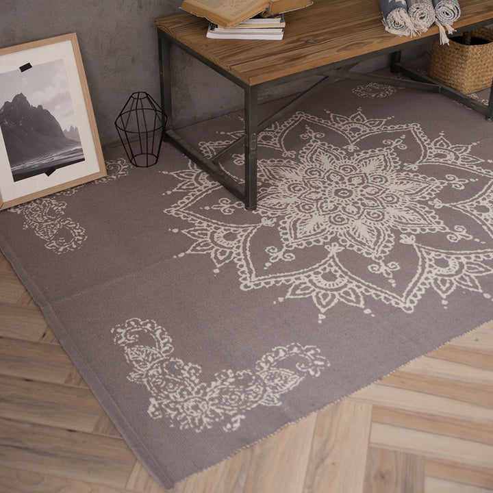 Flat-woven rectangular rug for living and entrance areas with quatrefoil pattern Kalsten