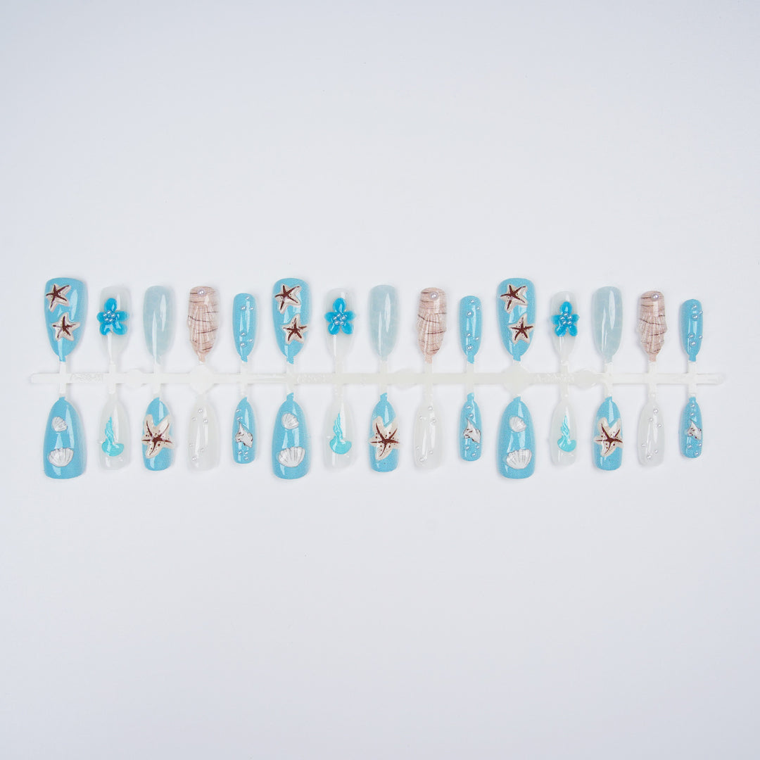 Artistic nail set with maritime design Kalsten