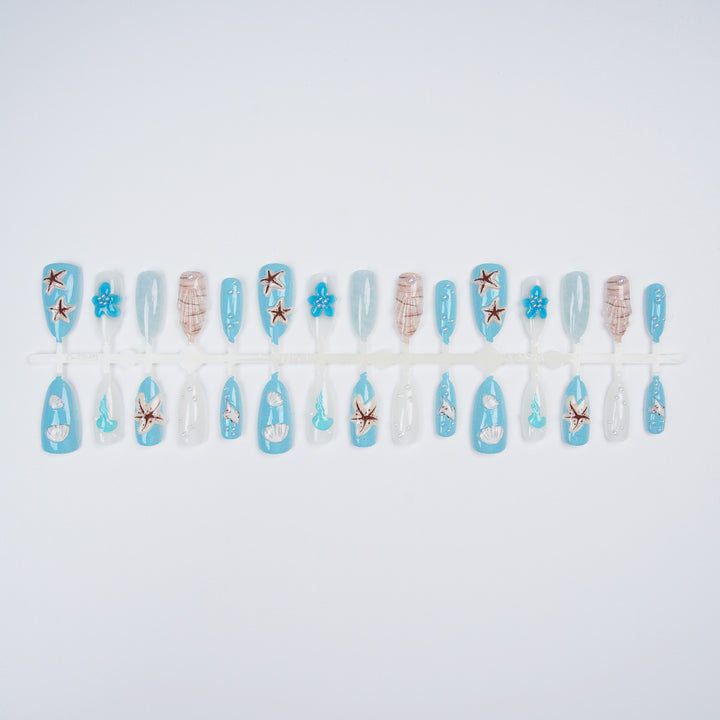 Artistic nail set with maritime design Kalsten