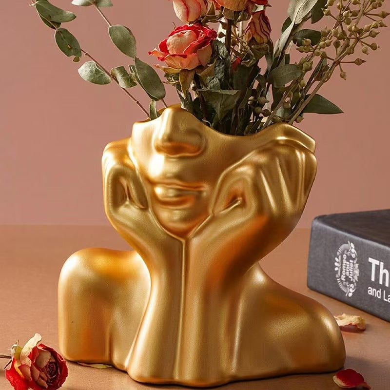 Stylish decorative figure Kalsten