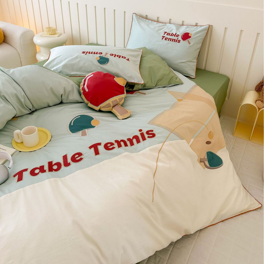Children's bedding set with football print, striped satin cover and decorative ball pillow Kalsten
