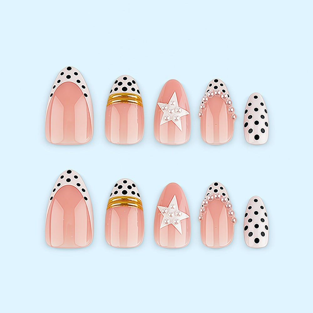 Custom-designed artificial nails with 3D applications Kalsten