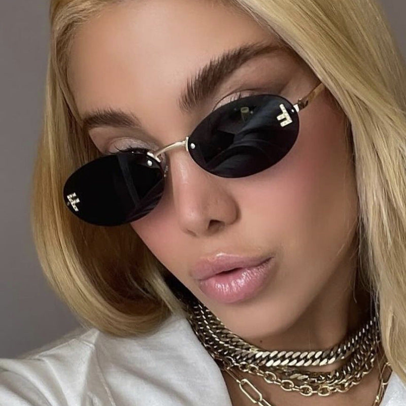 Women's fashionable sunglasses with elegant mirrored lens front and delicate metal frame Kalsten