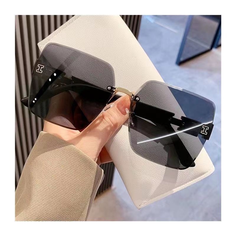 Oversized Square Fashion Sunglasses Kalsten