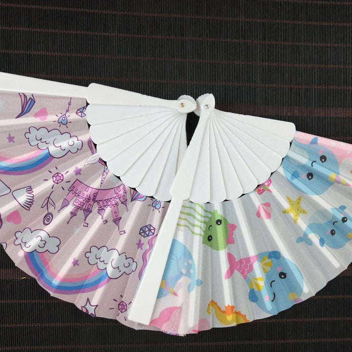 Ladies fan with shimmering scale patterns Kalsten