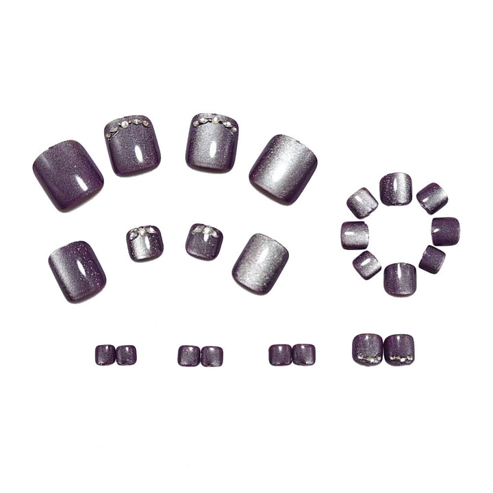 Artificial nails with glamorous rhinestone accents Kalsten