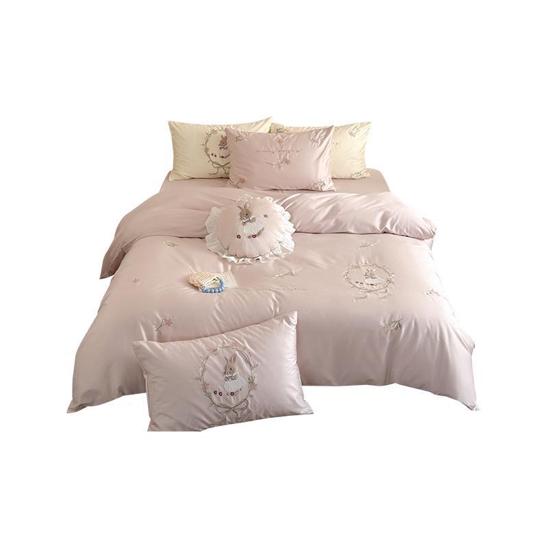 Embroidered satin bedding set with cute bunny motif