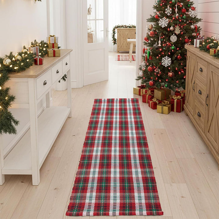 Hand-woven table runner in a traditional check pattern with a sturdy cotton structure Kalsten