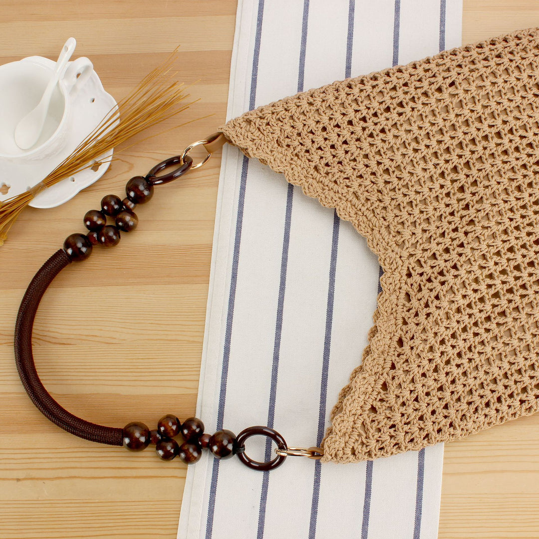 Fashionable shoulder bag with unique wooden handles Kalsten