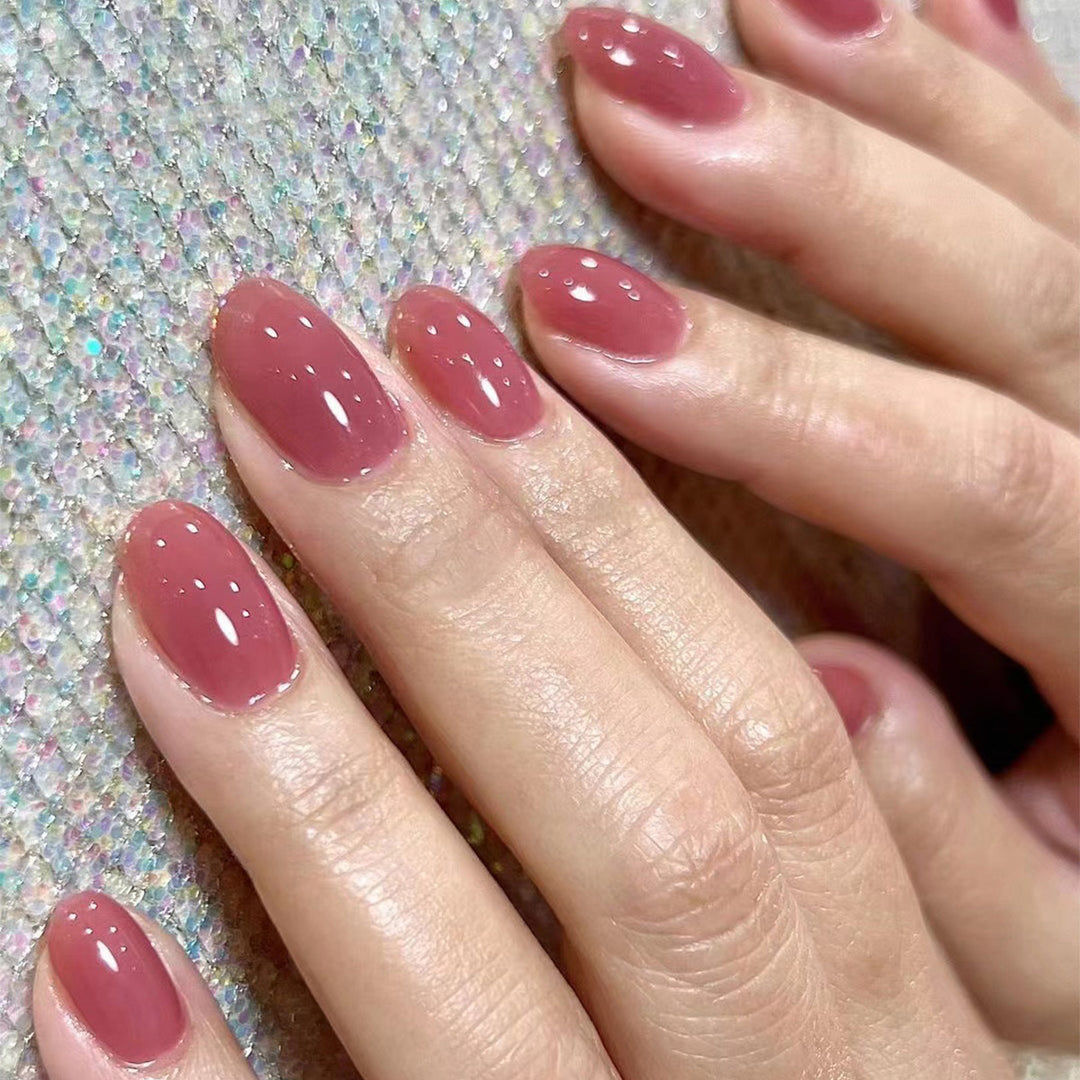 Elegant Nail Art with Gloss Finish Kalsten