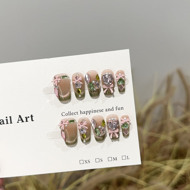 Artistic Floral Nail Art Press-On Set
