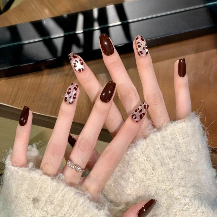 Elegant and Trendy Nail Set Kalsten
