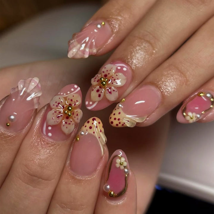 Artistic Nail Art Kalsten