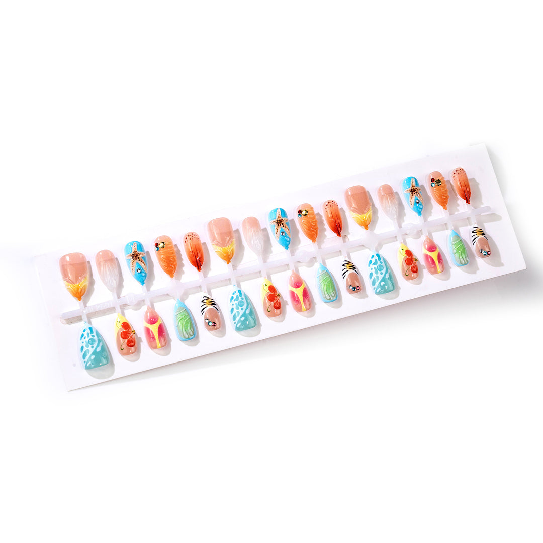 Artistic Beach-Themed Press-On Nail Set Kalsten