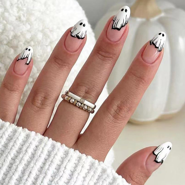 Ghost-Themed Press-On Nail Art Kalsten
