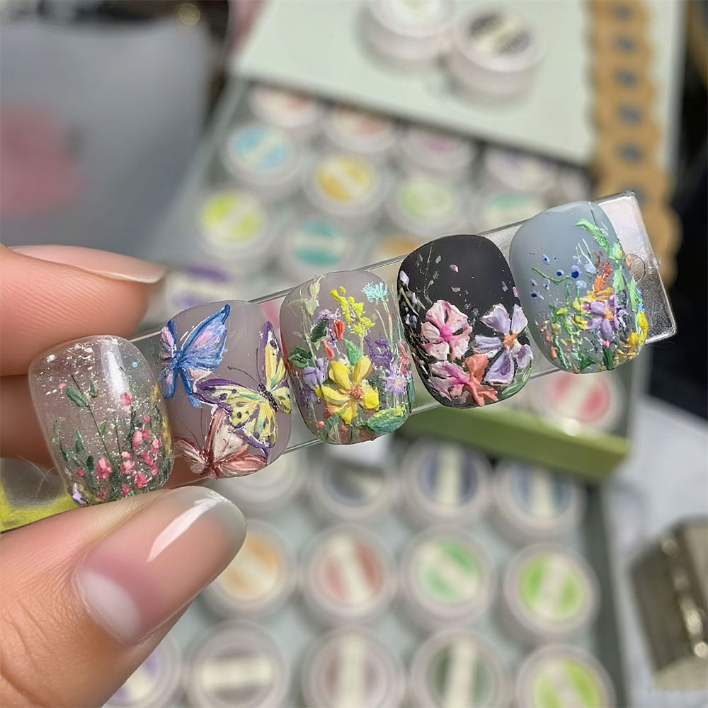 Elegant Nail Art with Black-White Contrast Kalsten