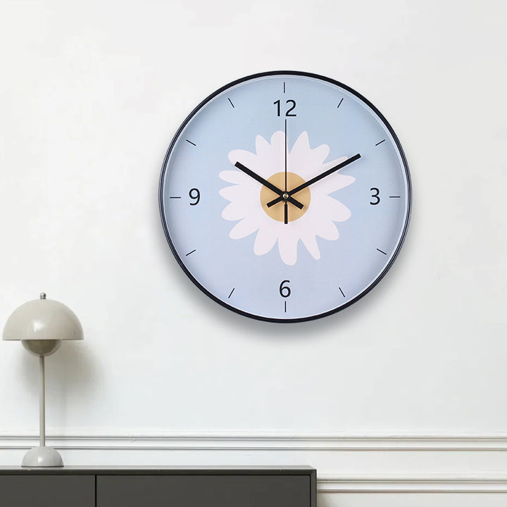 Wall clock with elegant leaf pattern Kalsten