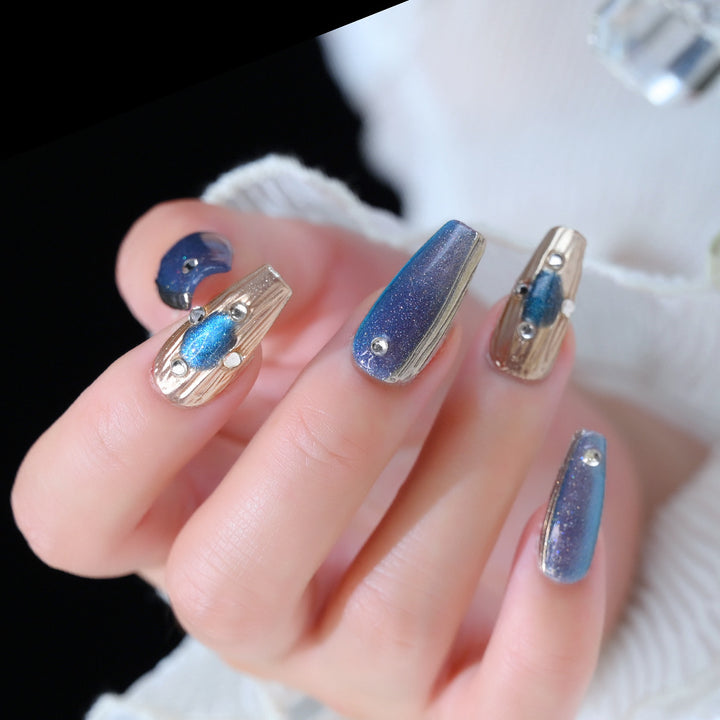 Glittery Press-On Nail Art Kalsten