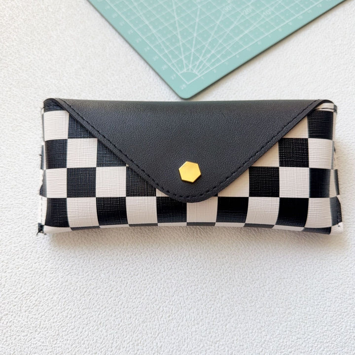 Checkered Pattern Eyewear Case Kalsten