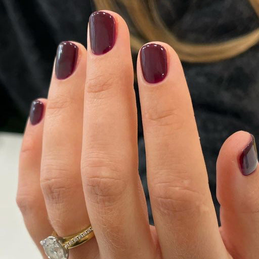 Glamorous nail art with high-gloss finish Kalsten