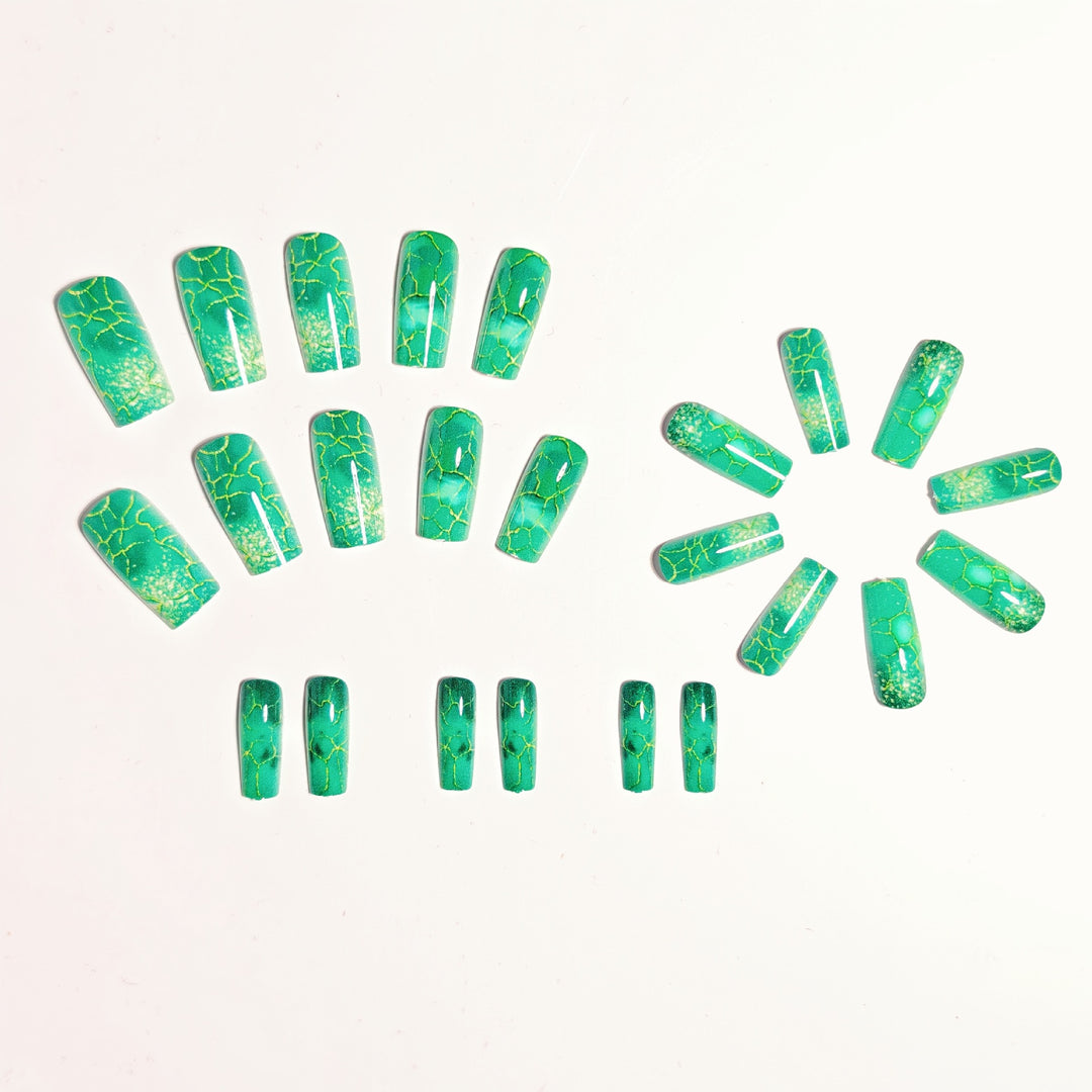 Artificial Nails in Luxurious Marble Effect Kalsten