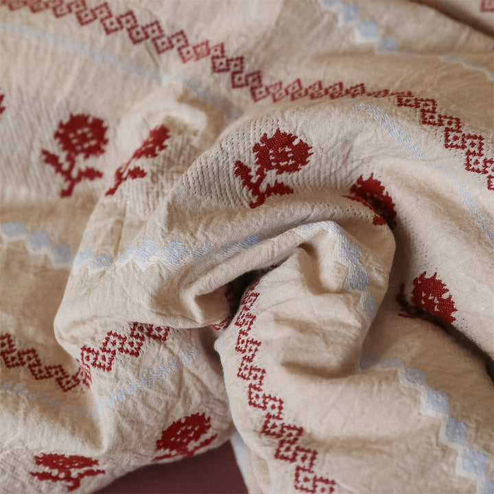 Cotton bed linen set with embroidered rose pattern and linen structure