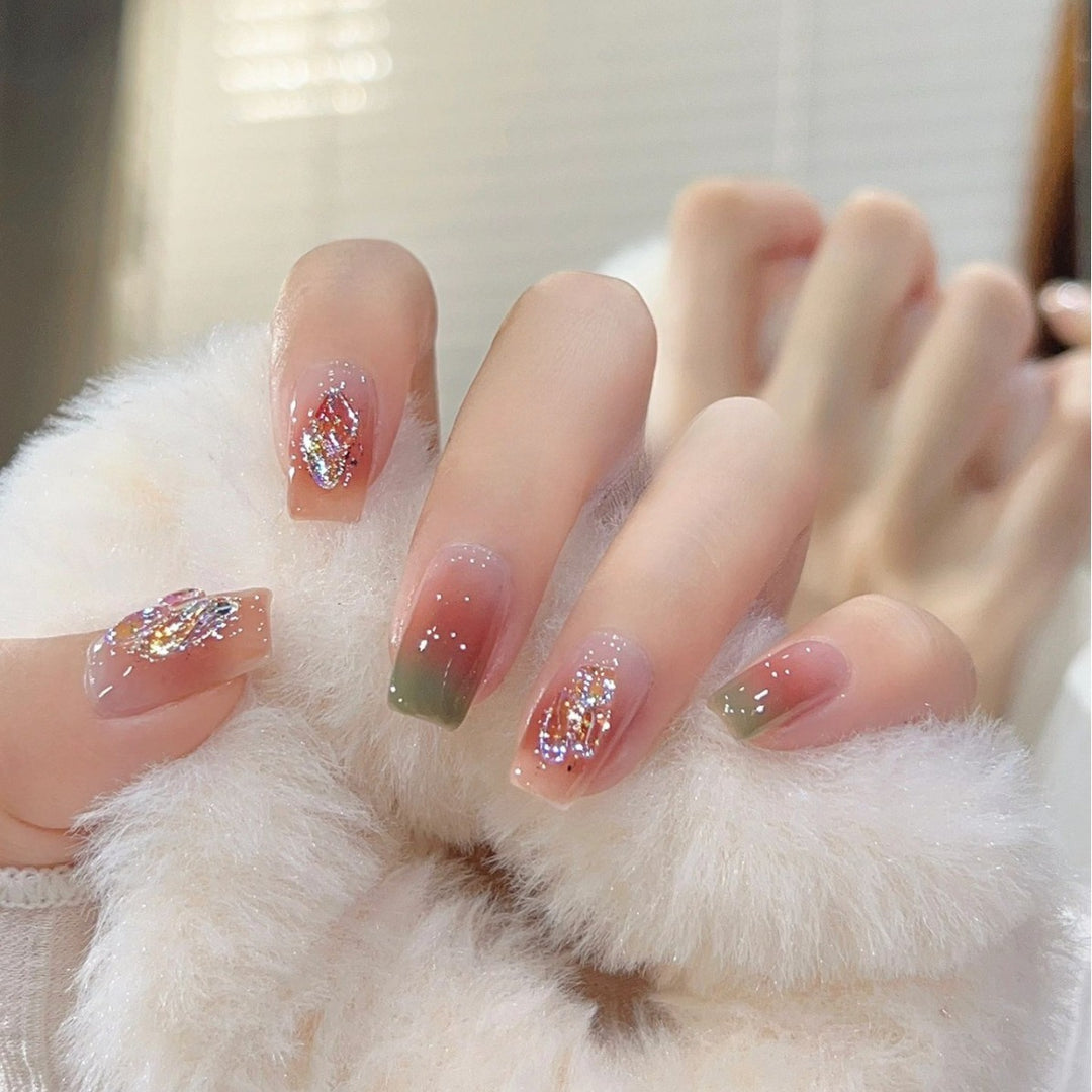 Festive Holiday Themed Press-On Nail Art Kalsten
