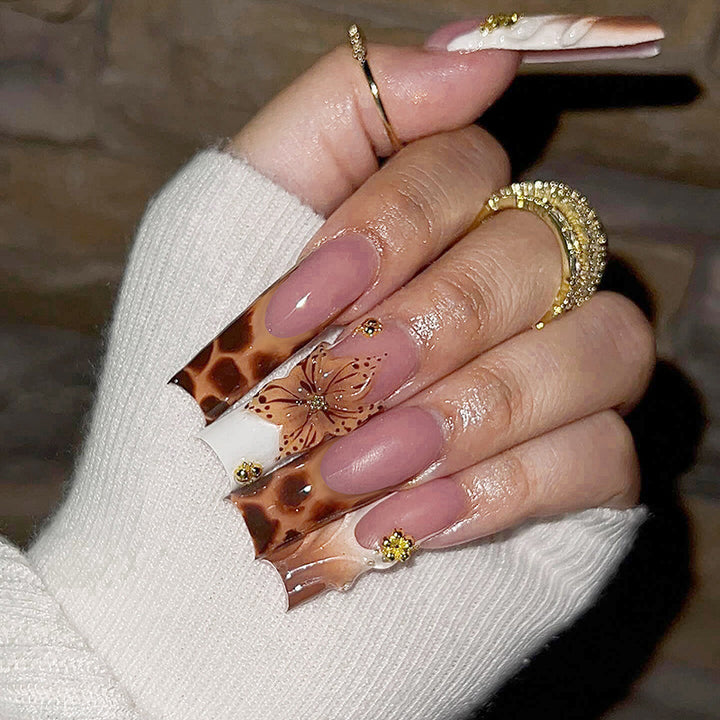 Elegant Floral Press-On Nail Set Kalsten