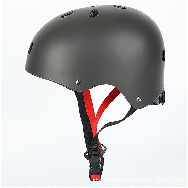 low-profile multi-sport helmet with EPS impact-absorbing liner and adjustable chin strap Kalsten
