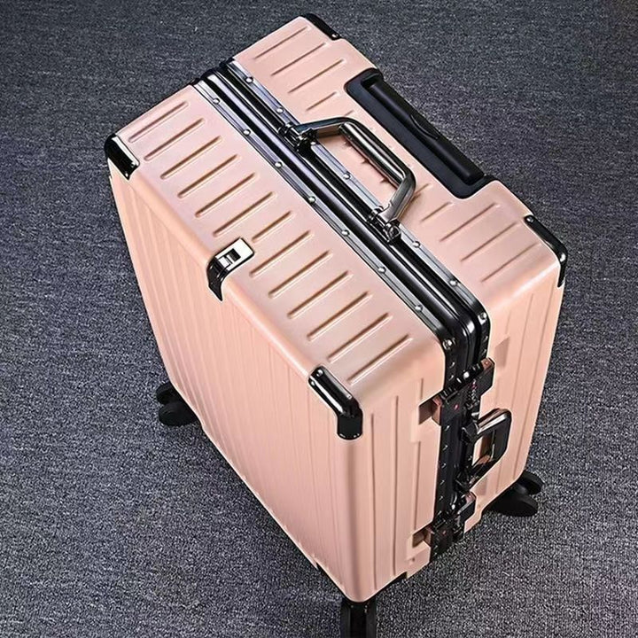 Rugged Expedition Suitcase Kalsten
