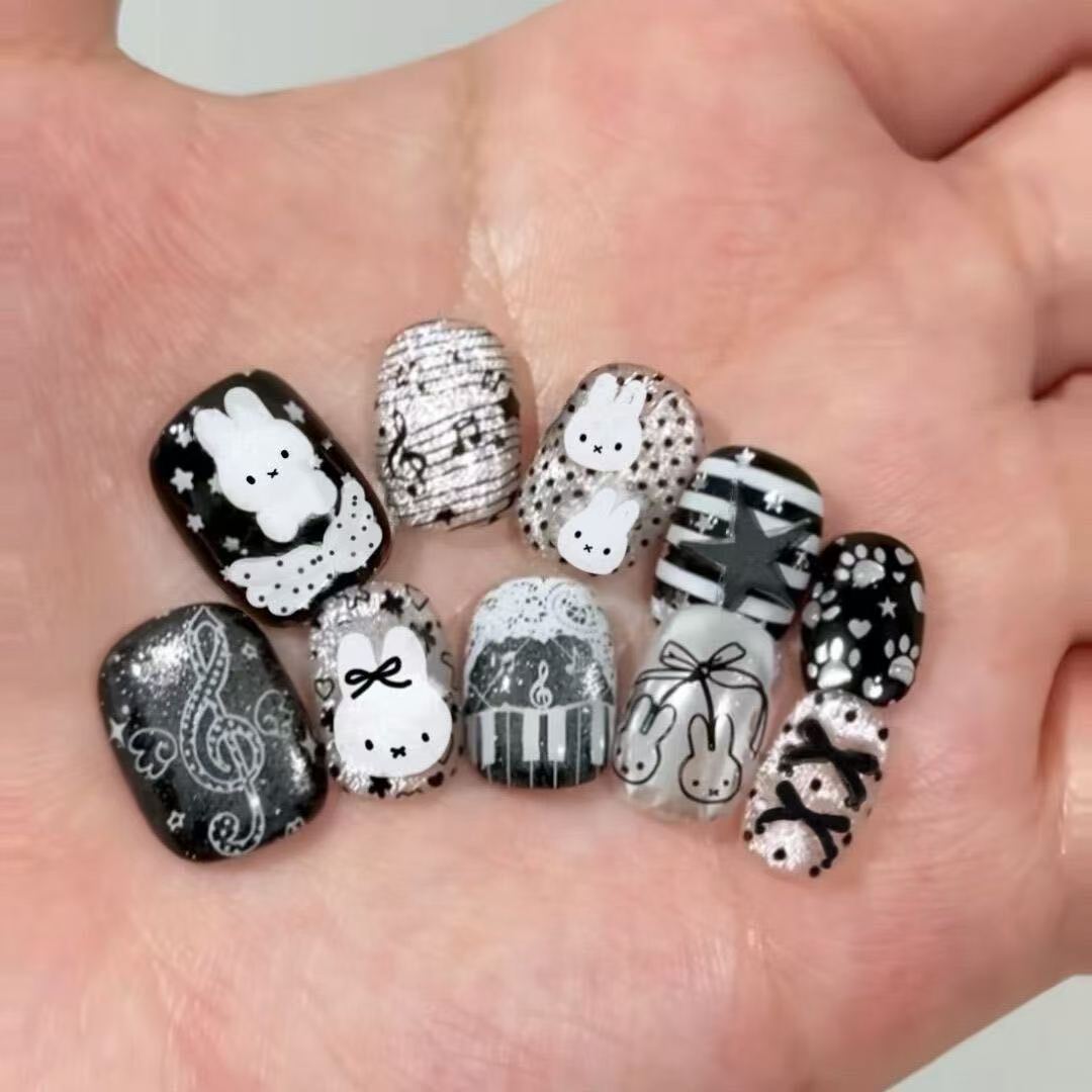 Playful Rabbit-Themed Press-On Nail Art Set Kalsten