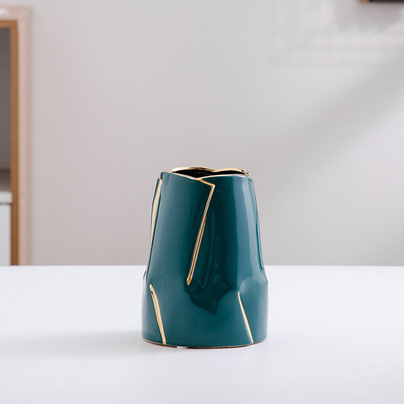 Decorative ceramic vase with golden accents Kalsten