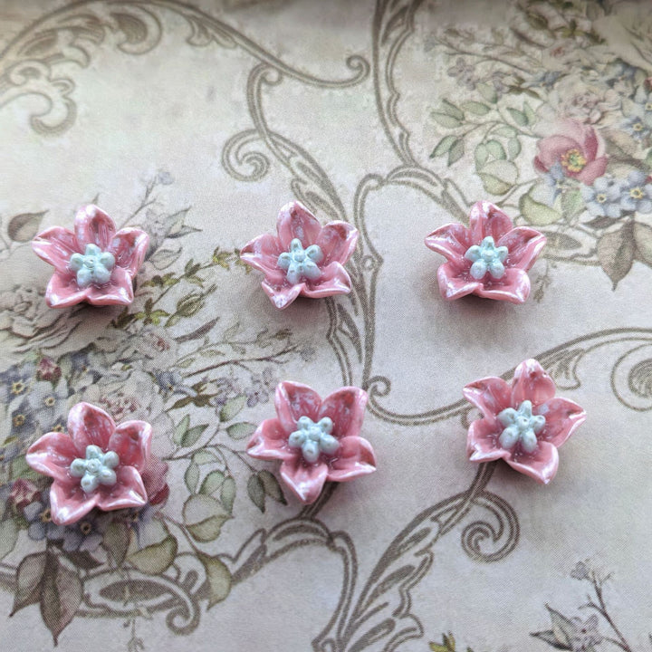 Decorative flower appliqués Kalsten