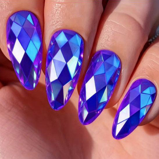 Eye-catching 3D art nails in crystal design Kalsten