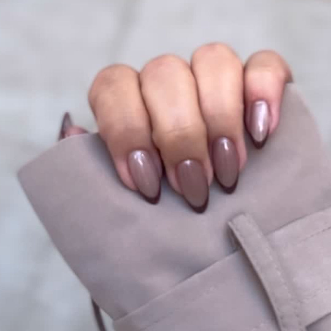 Artificial nail art with elegant French tip Kalsten