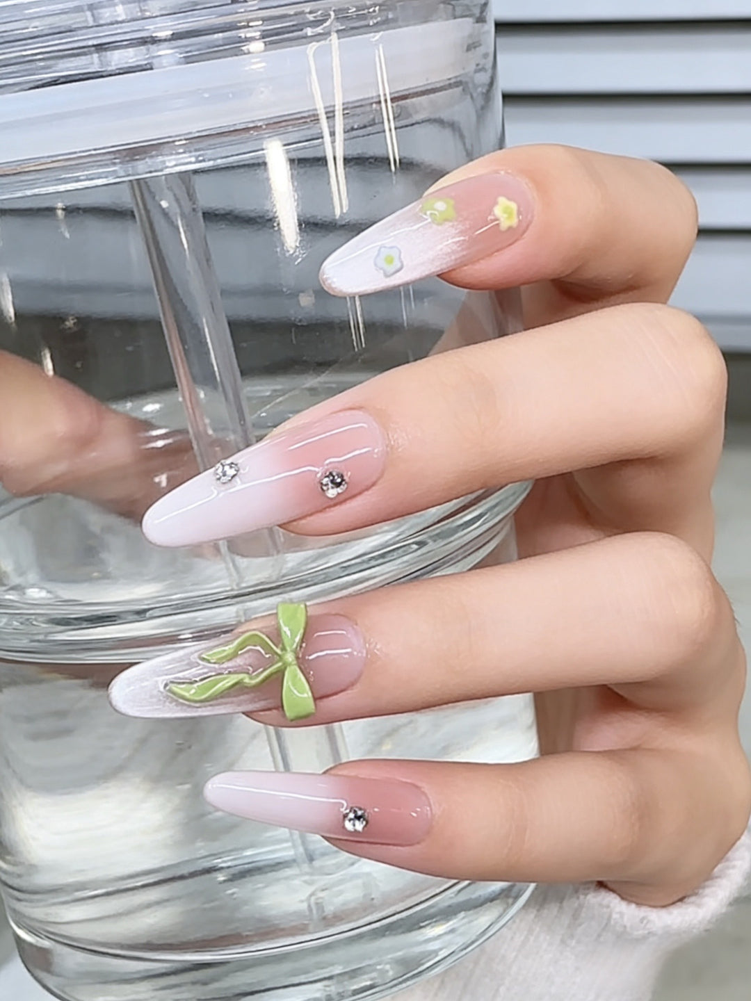 Floral-Design Press-On Nail Art Set Kalsten