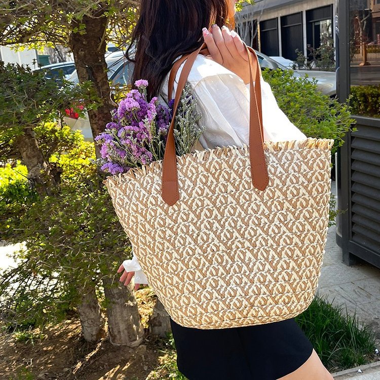 Stylish Tote Bag Made of Braided Natural Material Kalsten