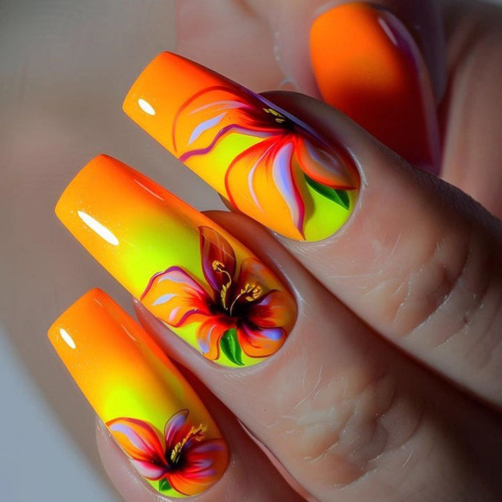 Artificial nails with elaborate floral design Kalsten