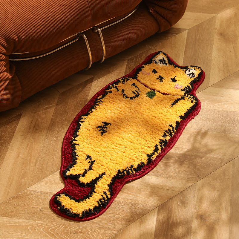Cat-shaped doormat with tufted chenille surface and non-slip underside Kalsten